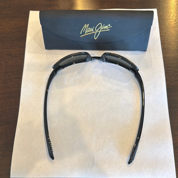Maui Jim Kanaha 409-02 Black Sunglasses - Picture 3 of 13